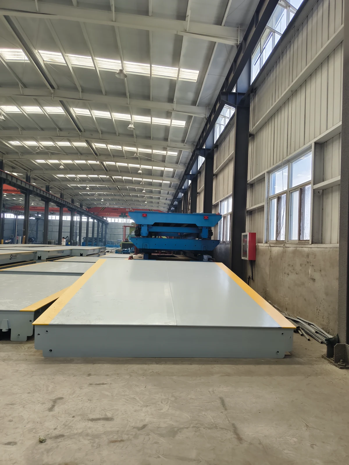 SHIDA GROUP weighbridge decks in the production workshop